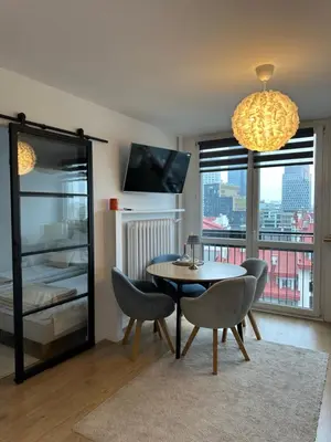 Telewizja i/lub zestaw kina domowego w obiekcie Apartament Warszawa Centrum Śródmieście