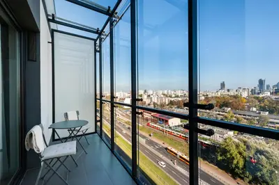 Balkon lub taras w obiekcie 11th Floor Voguish Studio by BookingHost