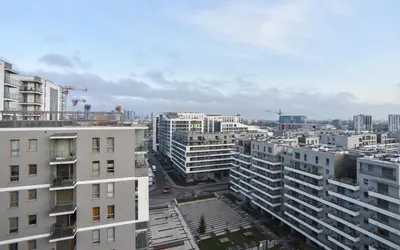 Widok na miasto Warszawa z tego apartamentu