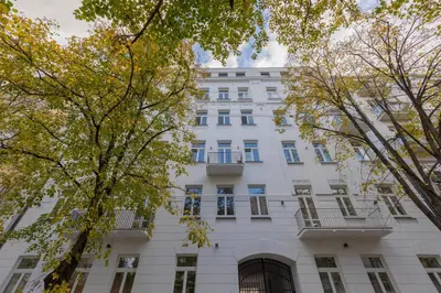 Budynek, w którym mieści się apartament