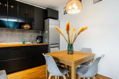 Kuchnia lub aneks kuchenny w obiekcie Modern 2 Bedroom Apartment with Parking Bemowo