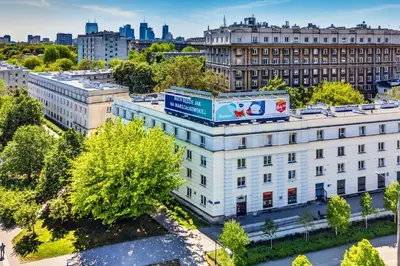 Budynek, w którym mieści się apartament