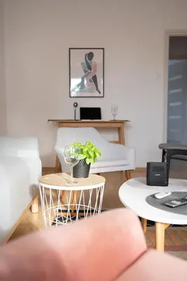 Część wypoczynkowa w obiekcie Spacious, quiet and bright apartment, close center - backyard parking - Mokotów
