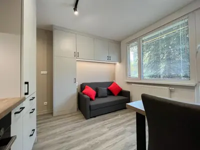 Kuchnia lub aneks kuchenny w obiekcie Batorego 16 Red Prywatne mieszkanie 300m od Metro Pole Mokotowskie i SGH Samodzielne Zameldowanie! Self Check-in System!