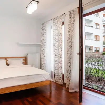 Malborska Lovely Apartment by BookingHost