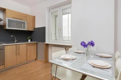 Kuchnia lub aneks kuchenny w obiekcie Warsaw Ursynów Modern Apartment by Noclegi Renters