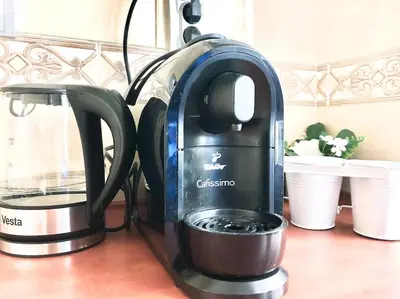 Zestaw do parzenia kawy i herbaty w obiekcie miejskie mieszkanie