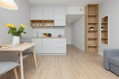 Kuchnia lub aneks kuchenny w obiekcie Metro Bielany Apartments with Parking by Noclegi Renters