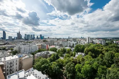 Widok na miasto Warszawa z tego apartamentu