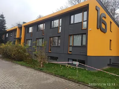 Budynek, w którym mieści się apartament
