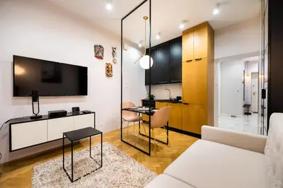 Telewizja i/lub zestaw kina domowego w obiekcie MOSTOWA Abdank Old Town Apartment by BookingHost