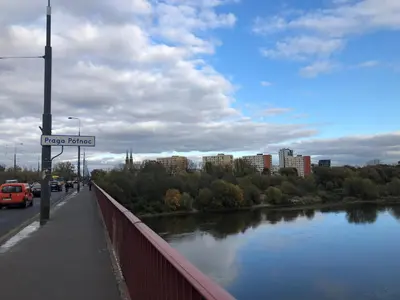 Widok na rzekę nieopodal tego apartamentu