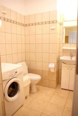 Łazienka w obiekcie Przestronne studio na spokojnym osiedlu, Free parking space