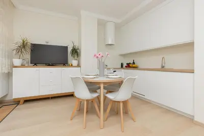Kuchnia lub aneks kuchenny w obiekcie Warsaw Apartment Woronicza Home Office by Noclegi Renters