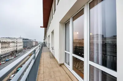 Balkon lub taras w obiekcie Superior Metro Centrum Apartment by BookingHost