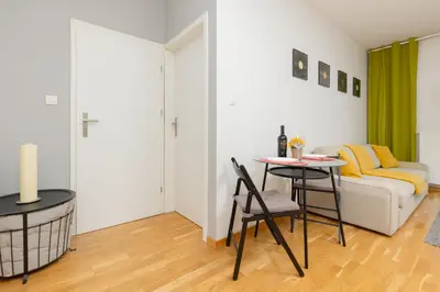 Część wypoczynkowa w obiekcie Warsaw Bemowo Modern Apartment Dywizjonu 303 by Noclegi Renters