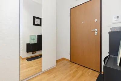 Telewizja i/lub zestaw kina domowego w obiekcie Warsaw Bemowo Modern Apartment Dywizjonu 303 by Noclegi Renters