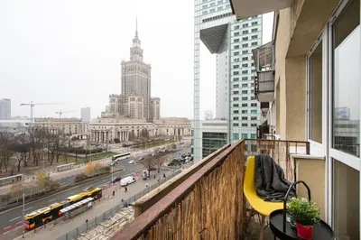 Widok na miasto Warszawa z tego apartamentu