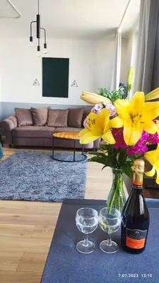 Telewizja i/lub zestaw kina domowego w obiekcie Be my Guest - Jerozolimskie Studio - Super Centrum Metro Wi-Fi
