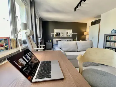 Kuchnia lub aneks kuchenny w obiekcie HOLIDAY 4 metro WiFi 70'TV Netflix Disney AppleTV