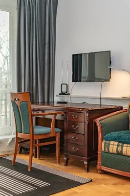 Telewizja i/lub zestaw kina domowego w obiekcie Aleja Jana Pawła II 80 by Homeprime