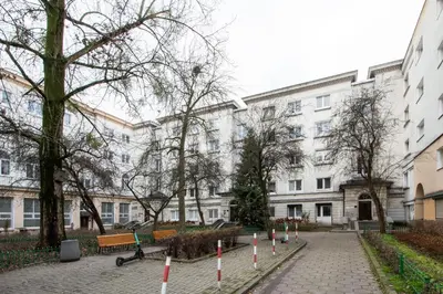Budynek, w którym mieści się apartament