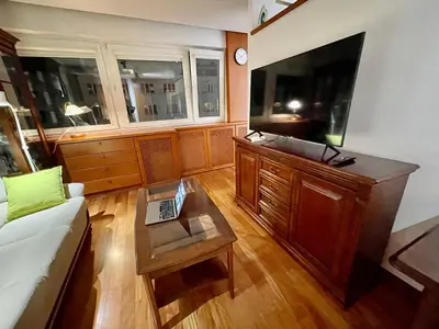 Telewizja i/lub zestaw kina domowego w obiekcie GOLD 4 metro WiFi 65’TV Netflix HBO AppleTV Disney_