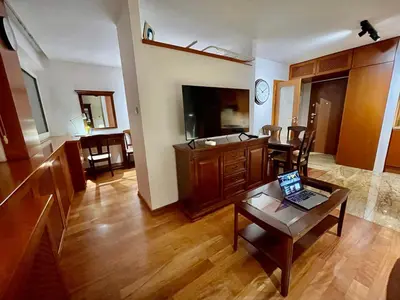 Telewizja i/lub zestaw kina domowego w obiekcie GOLD 4 metro WiFi 65’TV Netflix HBO AppleTV Disney_