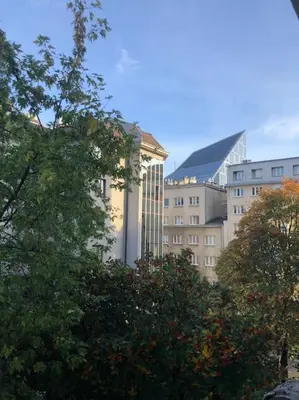 Budynek, w którym mieści się apartament
