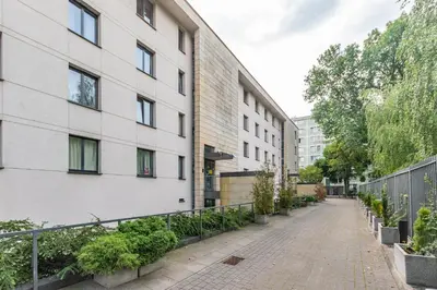 Budynek, w którym mieści się apartament