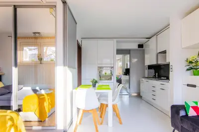 Kuchnia lub aneks kuchenny w obiekcie W sercu Powiśla, Balkon, Klimatyzacja, WiFi, brak TV