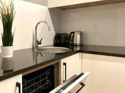 Kuchnia lub aneks kuchenny w obiekcie K22 Slawinska 504 Apart in the Warsaw