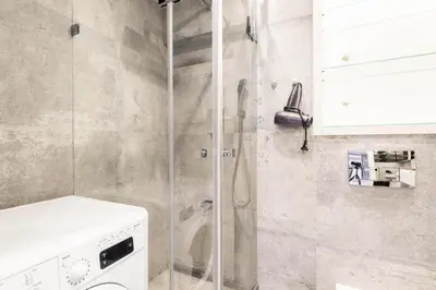 Łazienka w obiekcie Chmielna 106B Centrum by VAYA STAYS