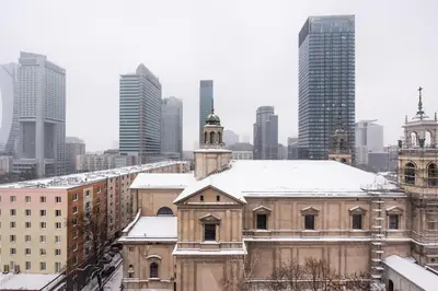 Widok na miasto Warszawa z tego apartamentu
