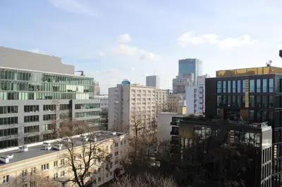 Widok na miasto Warszawa z tego apartamentu