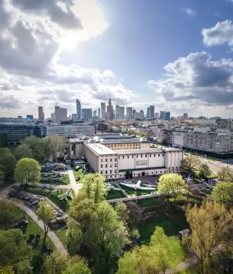 Widok na miasto Warszawa z tego apartamentu