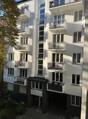 Budynek, w którym mieści się apartament