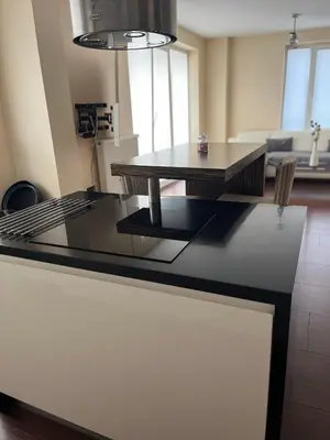 Kuchnia lub aneks kuchenny w obiekcie ViviAppartments, Warsaw - przy metro