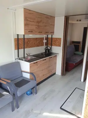 Kuchnia lub aneks kuchenny w obiekcie Dom na wodzie z tarasem