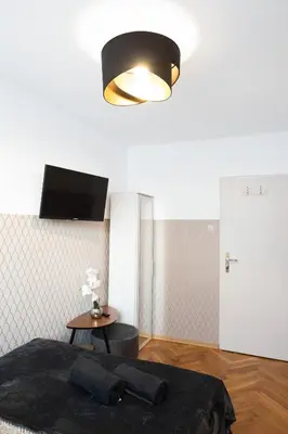 Telewizja i/lub zestaw kina domowego w obiekcie ClickTheFlat Pereca City Centre Apart Rooms