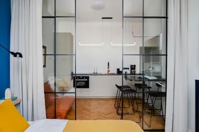 Kuchnia lub aneks kuchenny w obiekcie Warsaw Concierge Praga Centrum