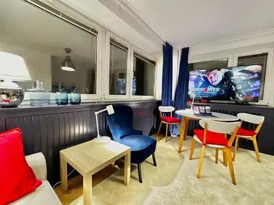 Telewizja i/lub zestaw kina domowego w obiekcie SAWA 5 metro WiFi 70'TV Netflix HBO Disney+ AppleTV+