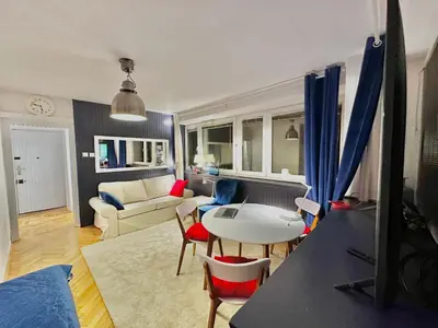 Telewizja i/lub zestaw kina domowego w obiekcie SAWA 5 metro WiFi 70'TV Netflix HBO Disney+ AppleTV+
