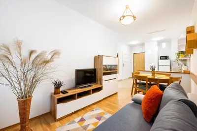 Kuchnia lub aneks kuchenny w obiekcie Metro Bemowo Colourful Apartment by BookingHost