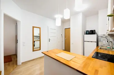 Kuchnia lub aneks kuchenny w obiekcie Metro Bemowo Colourful Apartment by BookingHost