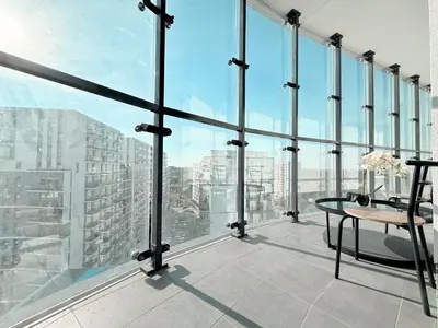 Balkon lub taras w obiekcie Apartamenty Wola Tower