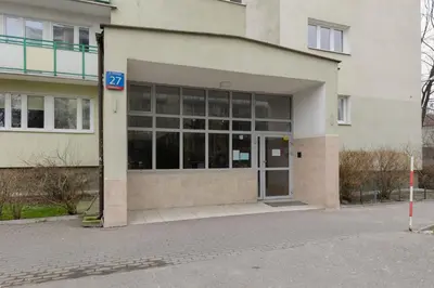 Budynek, w którym mieści się apartament