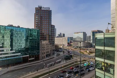 Widok na miasto Warszawa z tego apartamentu