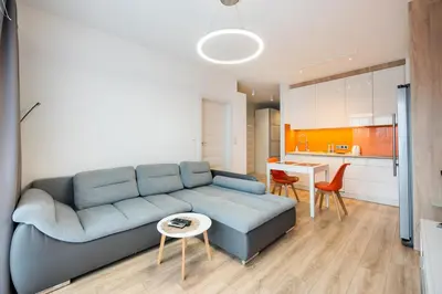Część wypoczynkowa w obiekcie Metro Młynów Vibrant Apartment by BookingHost