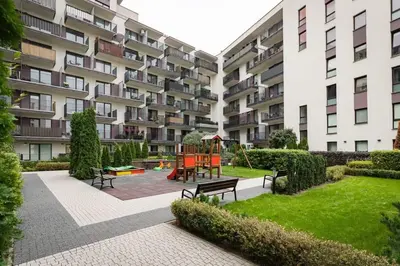 Ogród w obiekcie Sempre Warszawa-Smart TV-Netflix-Amazing location